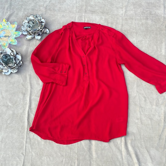 🧡 EXPRESS Red Sheer 1/4 button, 3/4 Sleeve Round Bottom Blouse - M - Picture 1 of 3